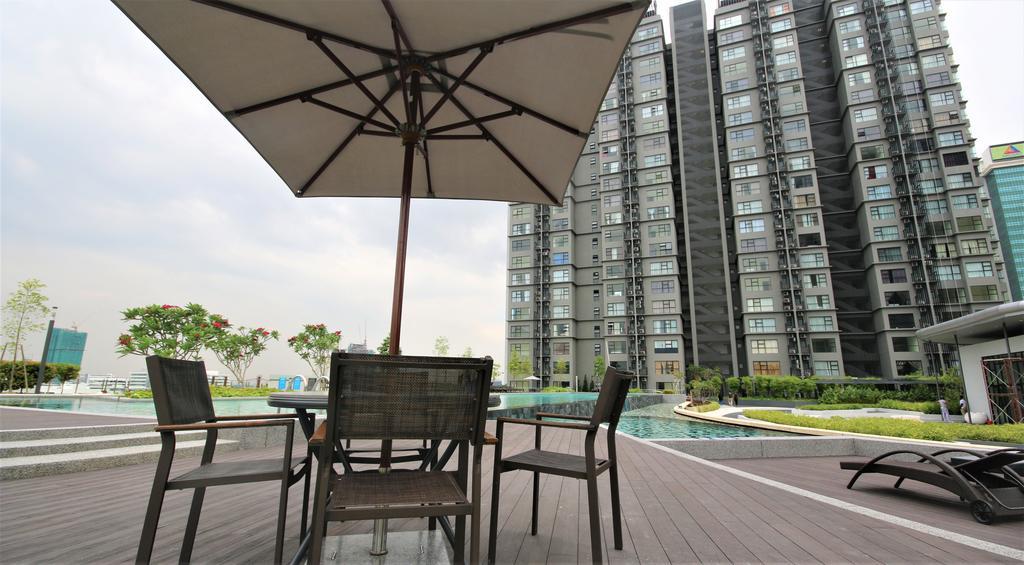 Hyve Soho Suites Cyberjaya Exterior foto